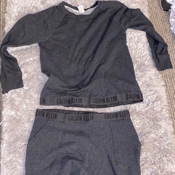 charcoal grey sweatsuit